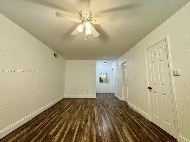 Photo - 651 NE 2nd Pl Unit 2