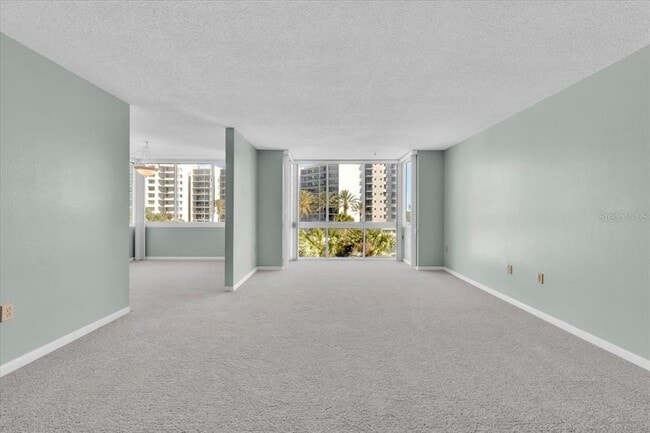 Photo - 660 Island Way Unit 301