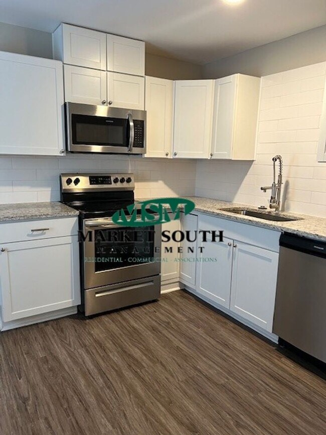 7 W 53rd St