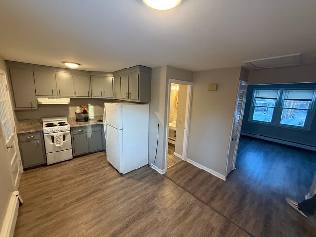 Building Photo - 10 Fruit St Unit Fruit St.