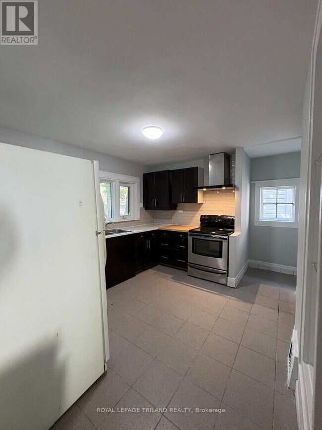 Photo - 193 Huron St