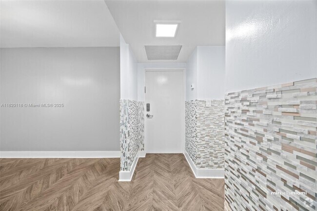 Building Photo - 20441 NE 30th Ave Unit 320-9 Rental