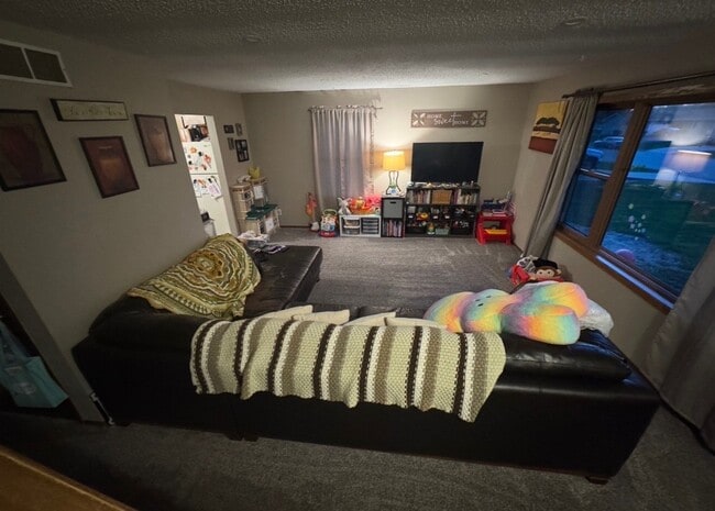 Photo - 808 Henry St