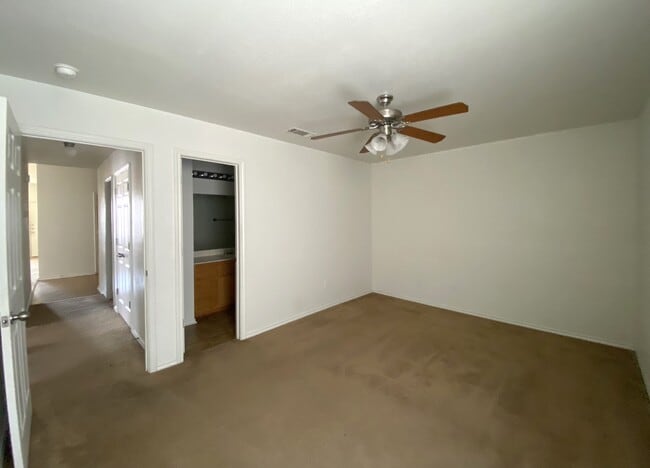 2802 Ashley Dr
