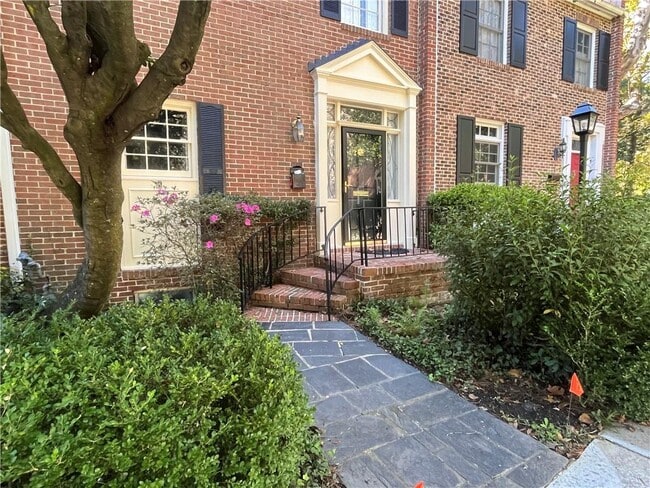 Building Photo - 3512 Paces Pl NW