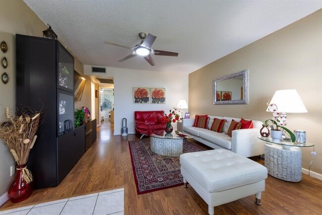 Building Photo - 369 Tilford Q Unit 369 Rental