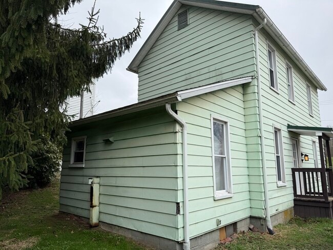 Photo - 659 Fisher Hill St