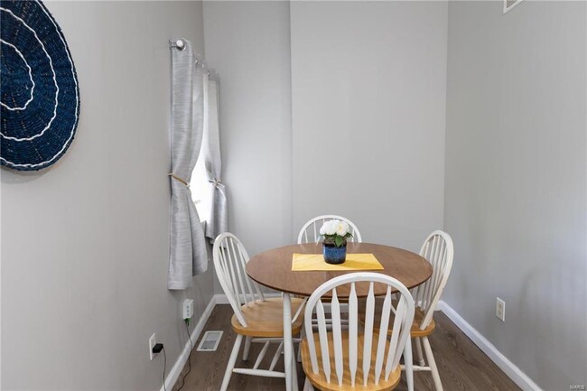 Photo - 3001-3005 Magnolia Unit 3001 Magnolia