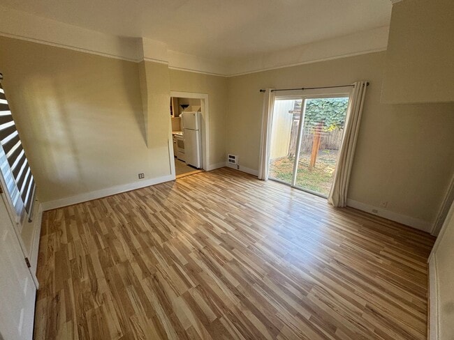 Photo - 1 Bedroom Near Campus