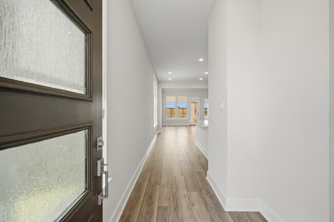 Photo - 2506 Seedling St