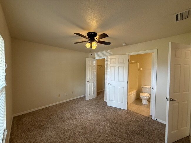 Photo - Charming 2 bedroom, 2 bathroom in Melbourne!