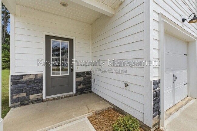 Photo - 228 Linsmore Ave