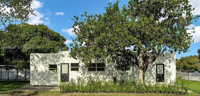 Photo - 1046 Jann Ave