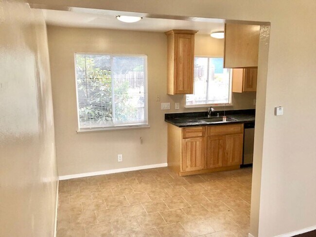 Photo - 5730 Bayview Ave Unit T5736