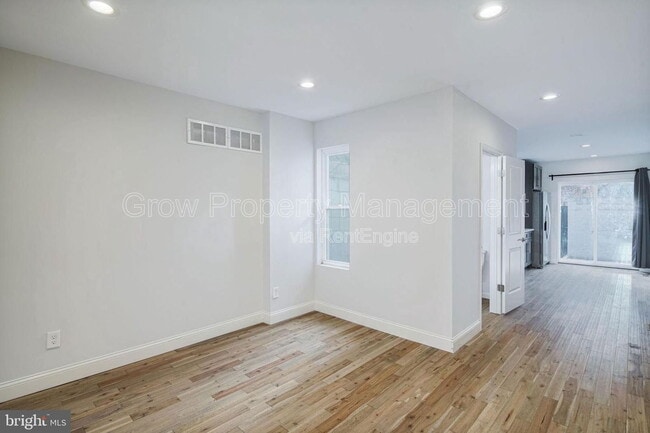 Photo - 2028 E Firth St