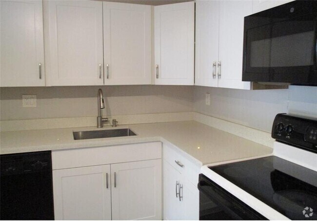 Building Photo - 2731 Taft St Unit 201 Rental