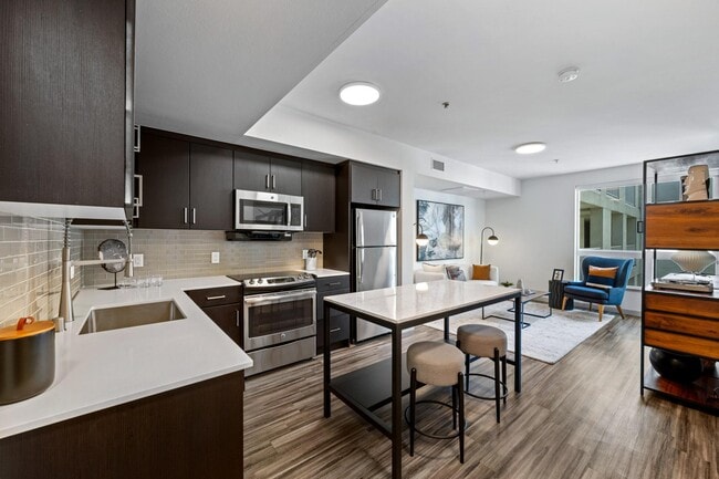 Modern Kitchen at G12 Apartments in Los Angeles, CA 90015