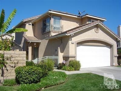 Building Photo - "Charming 3-Bed, 2.5-Bath Home in Oxnard –...