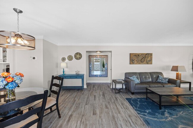 Photo - 1100 8th Ave S