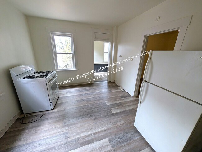 Photo - 245 Merchant St Unit REAR