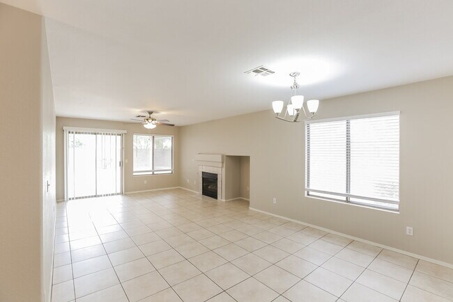 Photo - 16083 W Monroe St