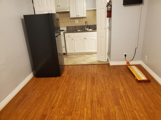 Building Photo - 3313 California St