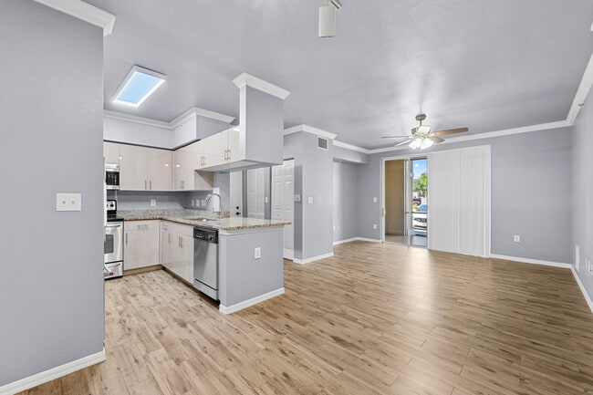 Building Photo - 6410 Emerald Dunes Dr Unit 101