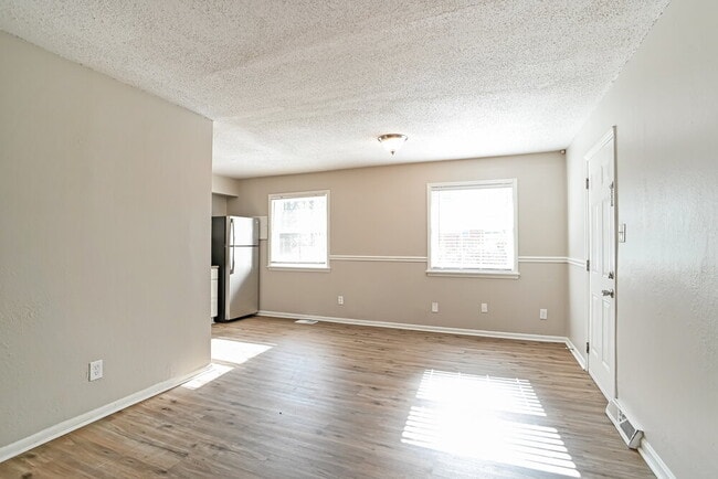 Photo - 1618 Longleaf Dr