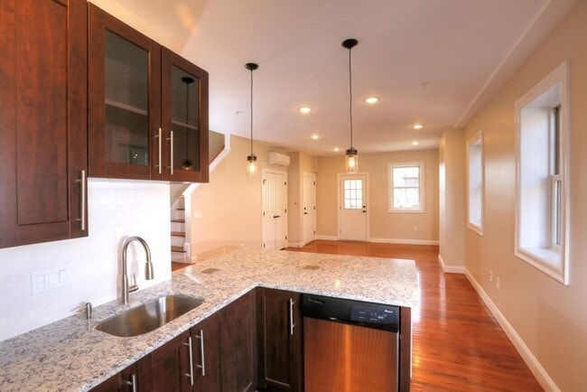 Photo - 15 Washington St Unit B