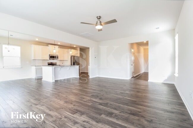 Photo - 806 Birchcrest Wy