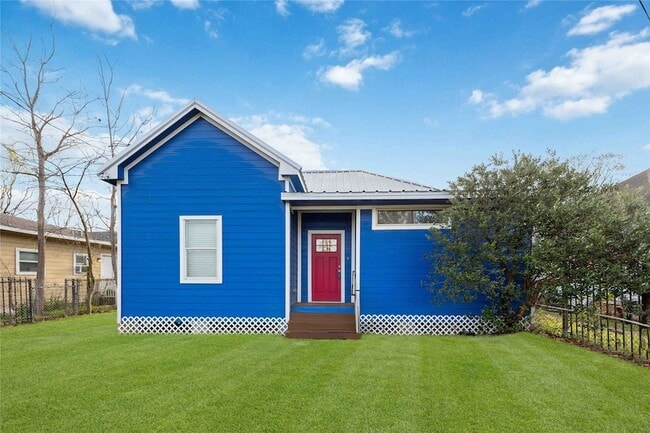 Building Photo - 2214 Stevens St