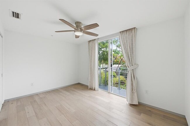 Photo - 714 NE 16th Ave