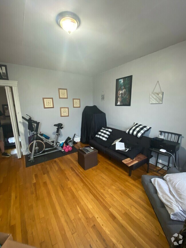 Building Photo - 98 New Whitney St Rental