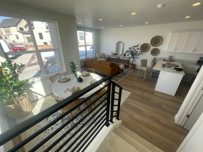 Photo - 172 E 1760 N