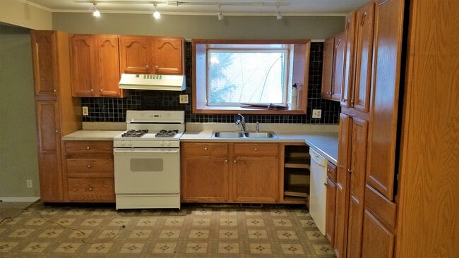 Photo - 1525 Devon St