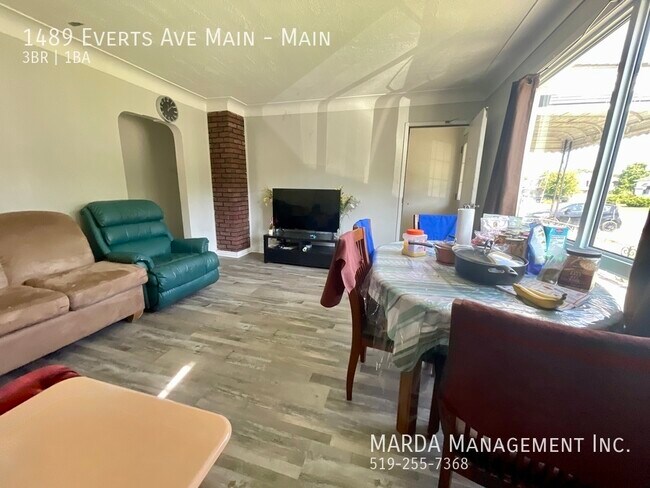 Photo - SPACIOUS 3BEDROOM/1BATH MAIN FLOOR UNIT + HYDRO & GAS Unit Main