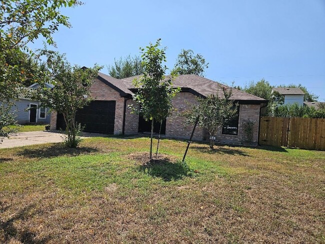Building Photo - 214 Maple Ln Rental