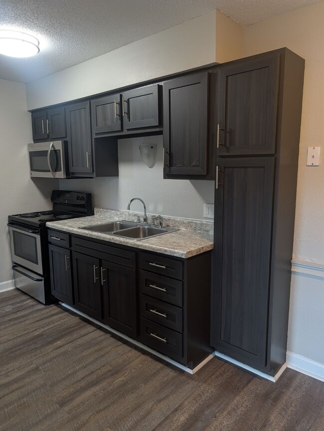 Available Now! Apartment 332 is a 1B1B Premium 3rd floor apartment featuring a pantry