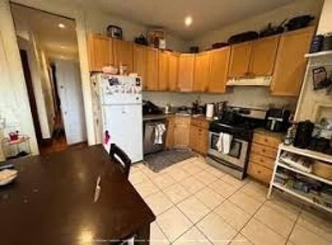 Photo - Convenient Mission Hill Location, In-Unit Washer and Dryer, Eat-in Kitchen, Big Bedrooms