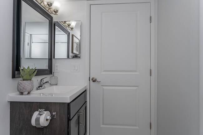 Deerfield Crossing Apartments