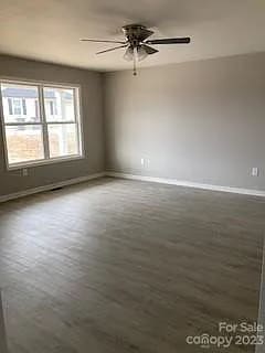 Photo - 605 Frank St