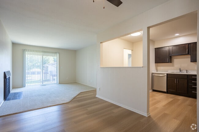 2BR, 1.5BA - 1,020SF - Living Room