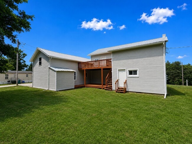 Building Photo - 40 Maple Ln