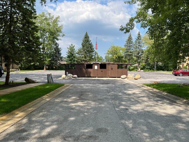 Maple Manor Apartments - Maple Manor Apartments