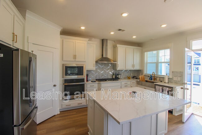 Photo - 406 Katies Scenic Ct