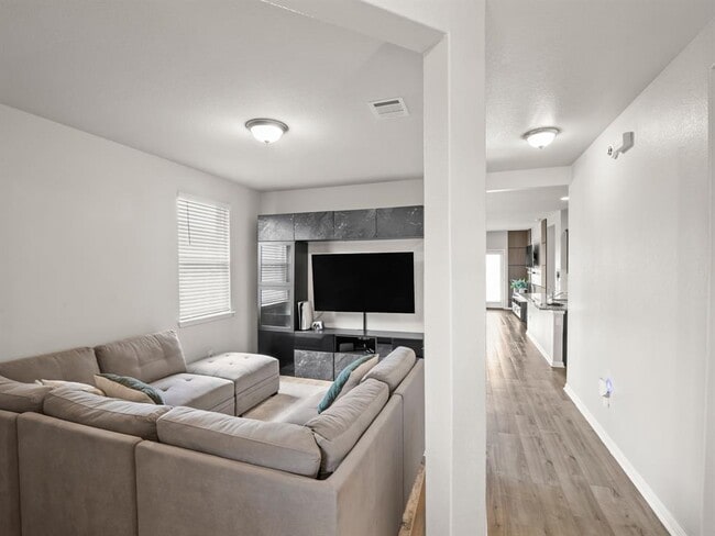 Photo - 501 Dubina Ave