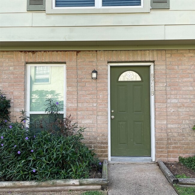 Photo - 8718 Victorian Village Dr Unit 8718