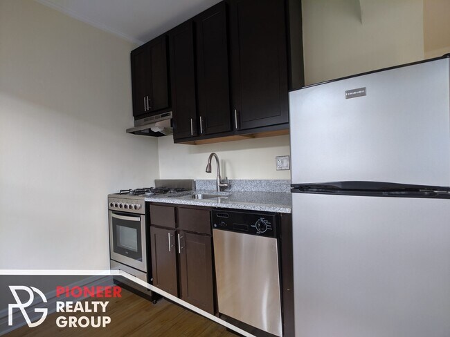 Photo - 4735 N Hermitage Ave Unidad 204