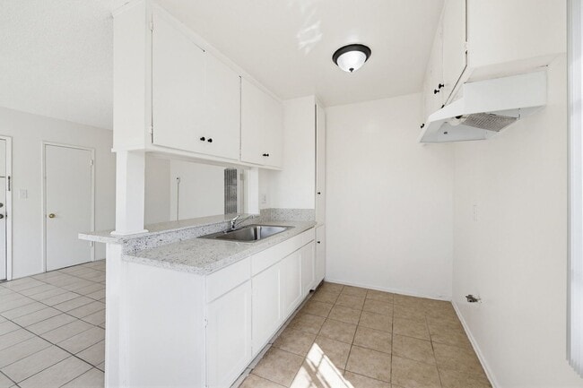 Photo - 1224 Normandie Ave Unidad 2