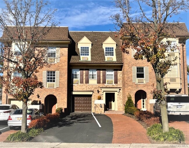 Building Photo - 205-30 Brian Crescent Unit 3F